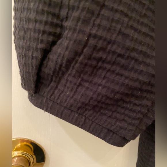 Chico’s Textured Jacquard Top • Size 1 • Zynergy Top - Picture 6 of 11